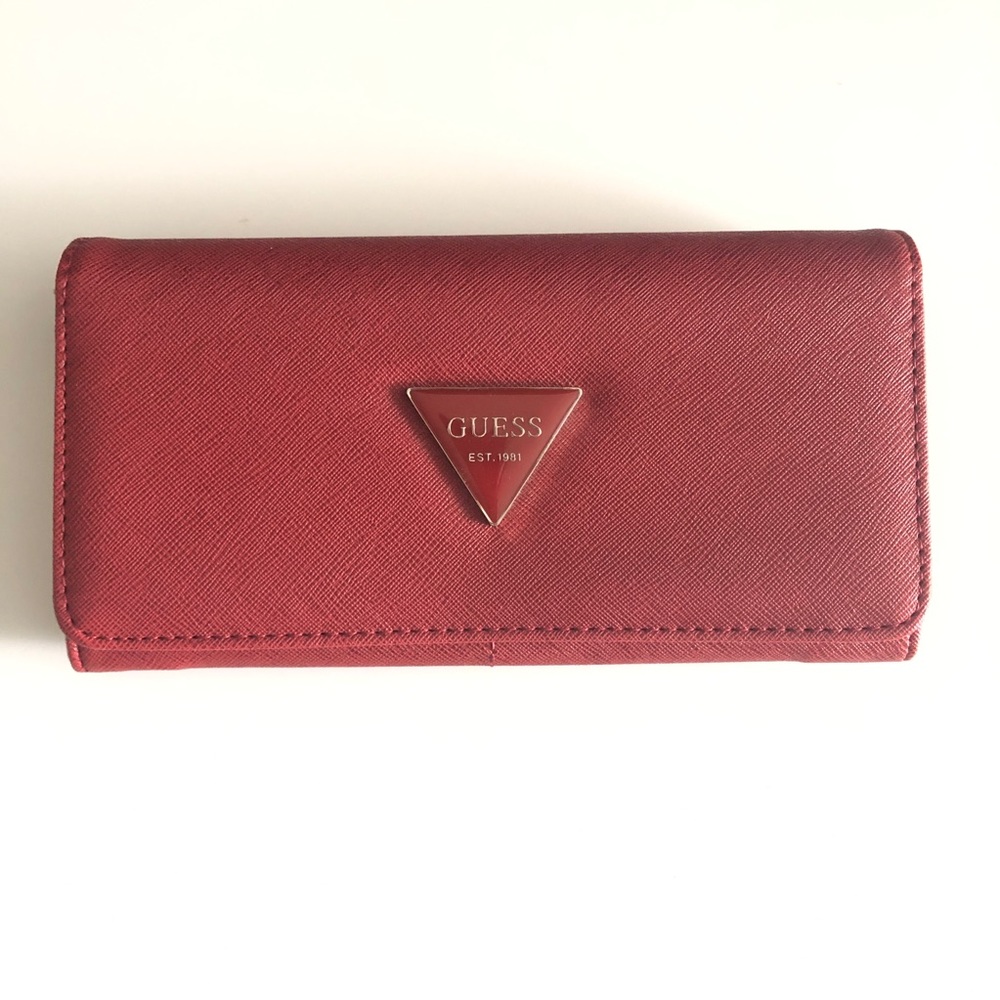 Guess Women’s Full Size Wallet Red